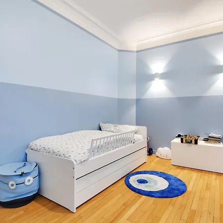 Modern And Attractive Trocadero Apartment *