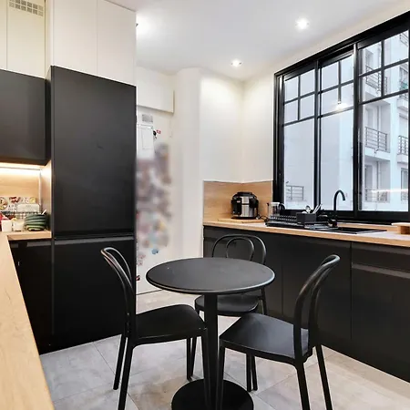 Modern And Attractive Trocadero Apartment *