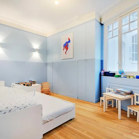 Modern And Attractive Trocadero Apartment Paris